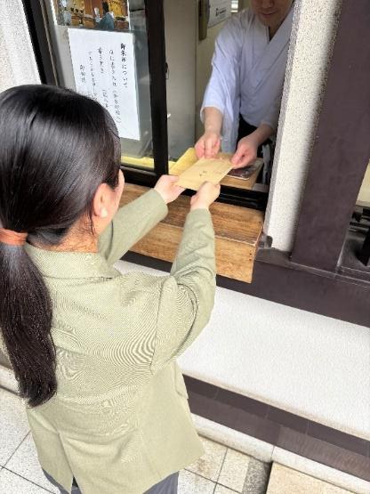 人形は社務所へお持ちください